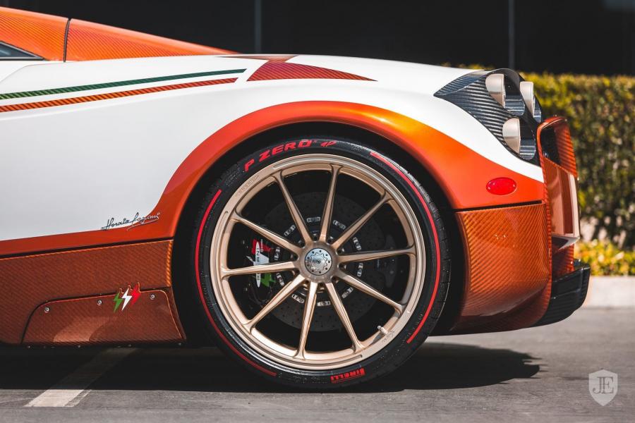 Детали экстерьера Pagani Huayra Lampo 2017 года  (фото 23 из 60)